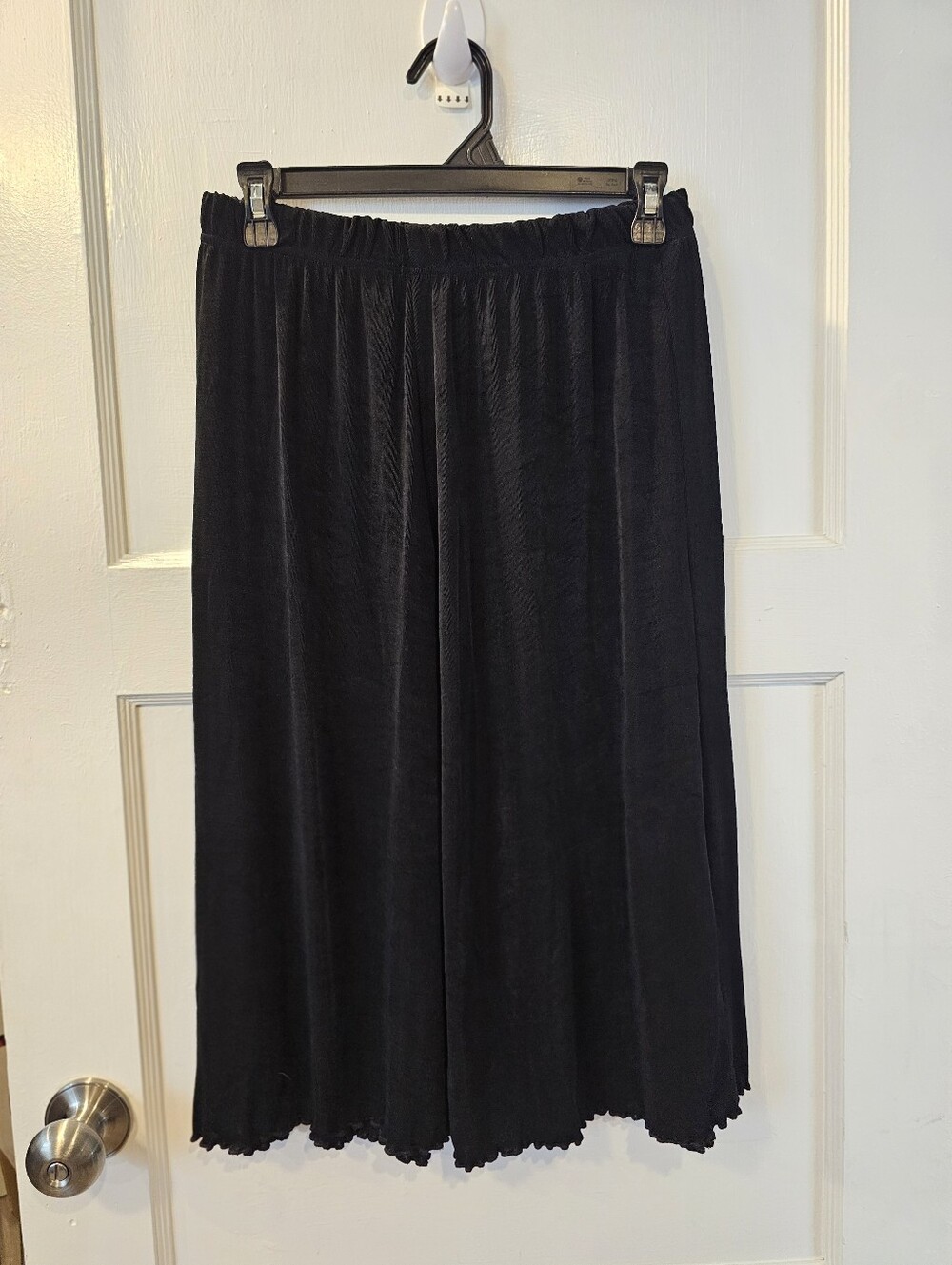 Black Lettuce-Hem Knit Midi Skirt